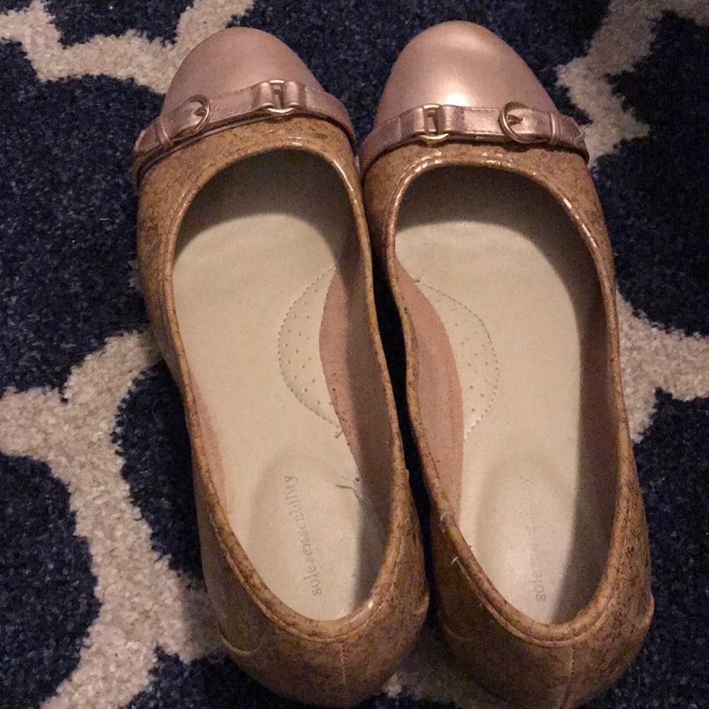 Size 9 ShoeSensibility flats. Gold